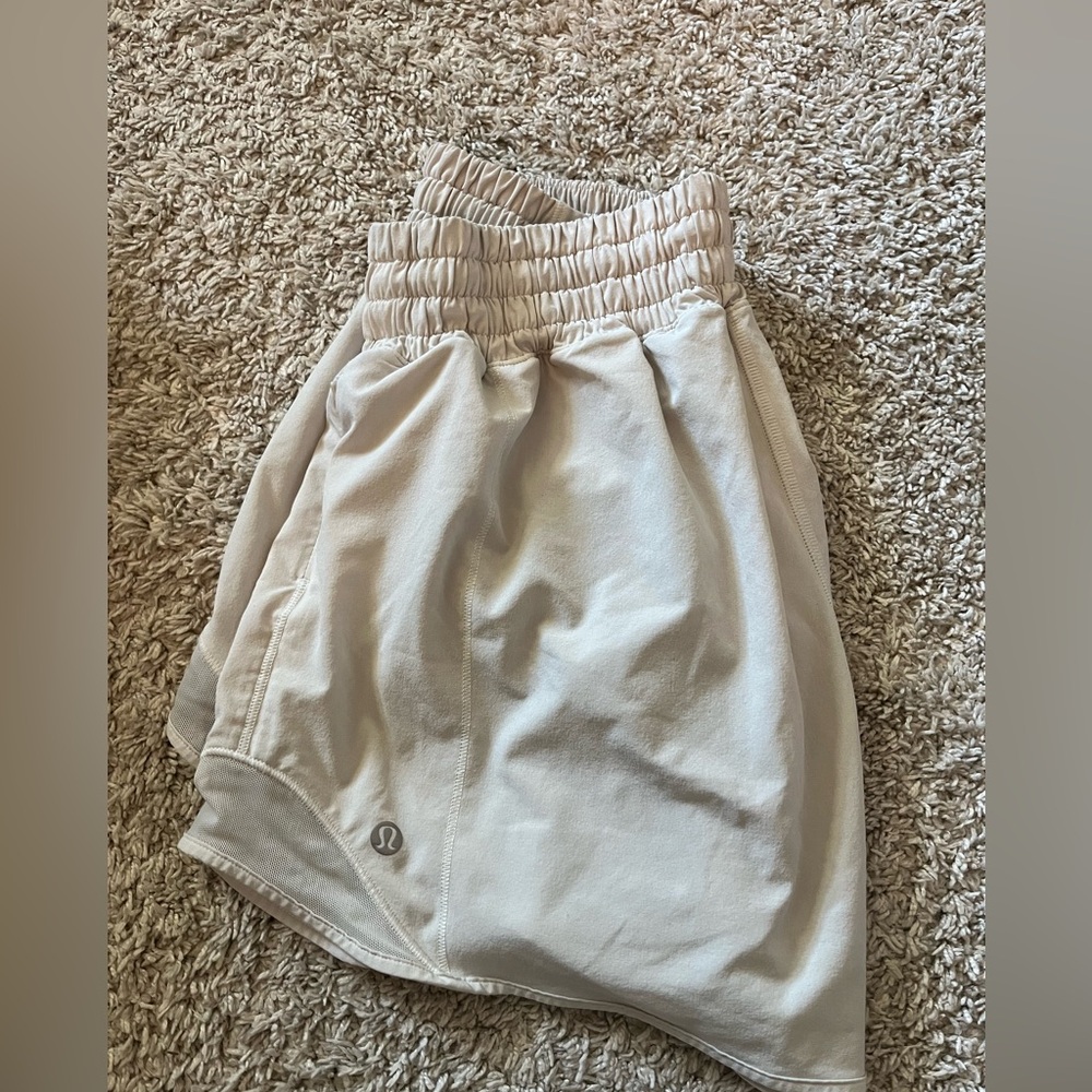 Lululemon Hotty Hot Shorts Size 6